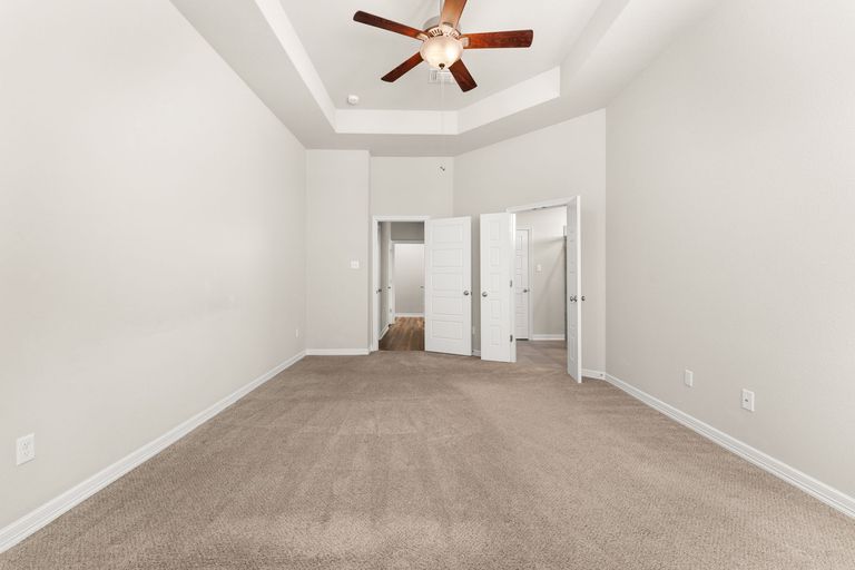 11-web-or-mls-2306-dillon-pond-ln-b-17.jpg