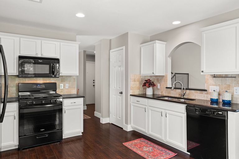 11-web-or-mls-2500-wilma-rudolph-rd-14.jpg