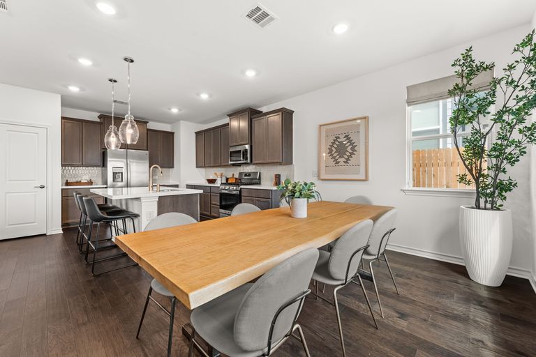 11-web-or-mls-2918-tavern-dr-(1-of-1)-1724364761.jpg