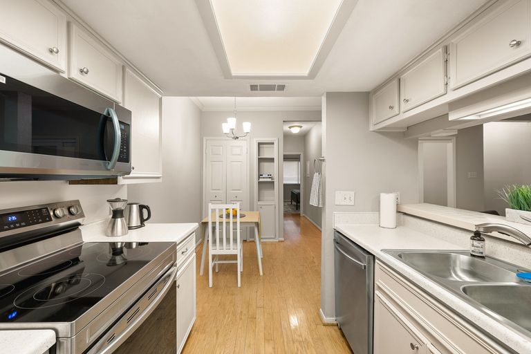 11-web-or-mls-3840-far-w-blvd-221-kcp-032725---106.jpg