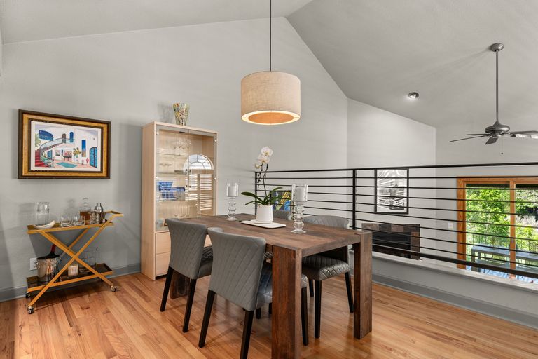 11-web-or-mls-4002-shoal-creek-blvd-b-(8-of-25).jpg
