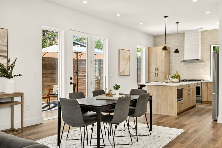 11-web-or-mls-4601-hank-ave-1-(13-of-32).jpg