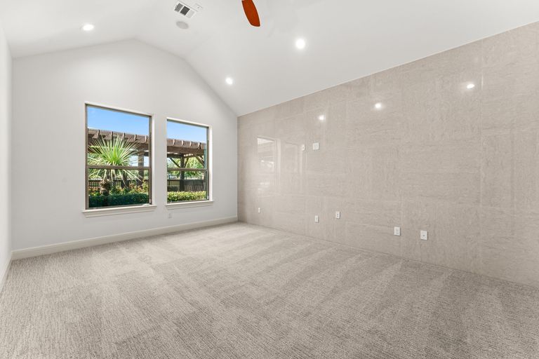 11-web-or-mls-4900-fiore-trail-21-1725474391.jpg
