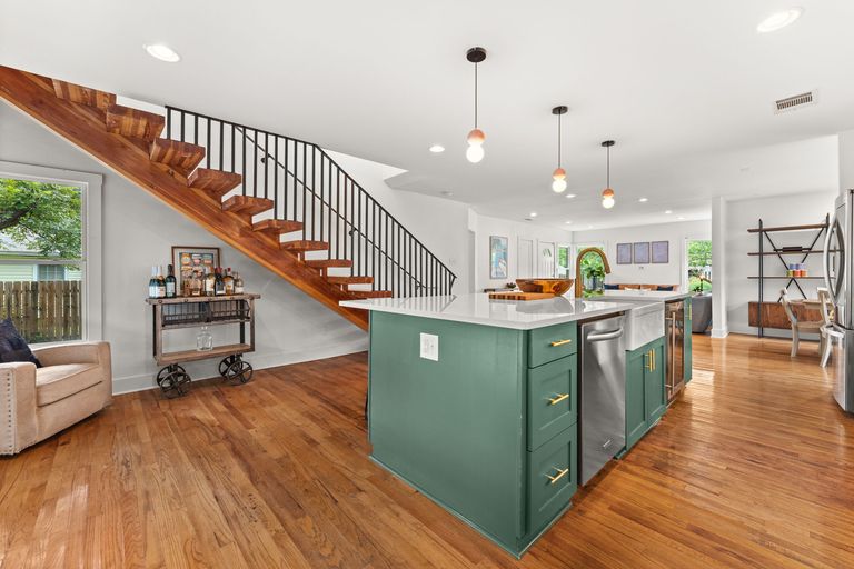 11-web-or-mls-4903-shoal-creek-blvd-(14-of-38).jpg