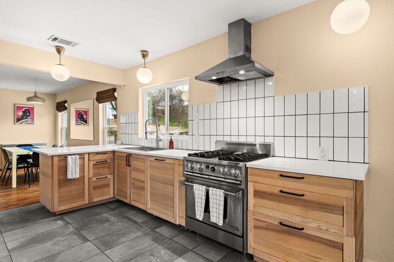 11-web-or-mls-5006-heflin-ln-5.jpg