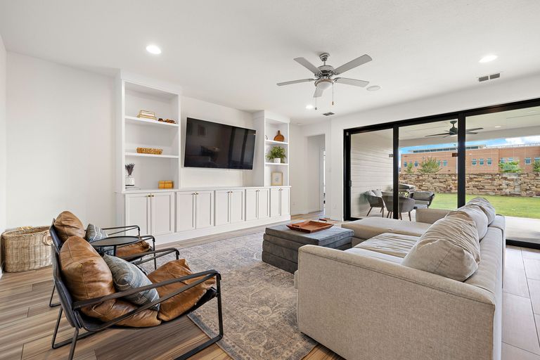 11-web-or-mls-5116-anaheim-ave-kcp-050725---186.jpg