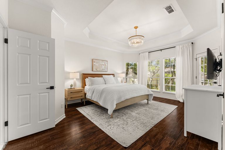 11-web-or-mls-6-dovedale-cove-15.jpg