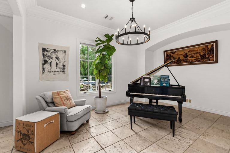 11-web-or-mls-7324-vista-mountain-dr-57.jpg