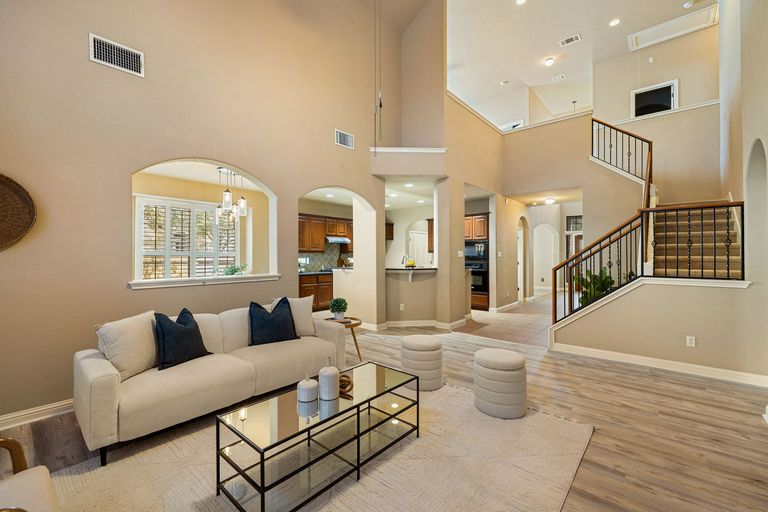 11-web-or-mls-801-zappa-dr-kcp-031226---140.jpg