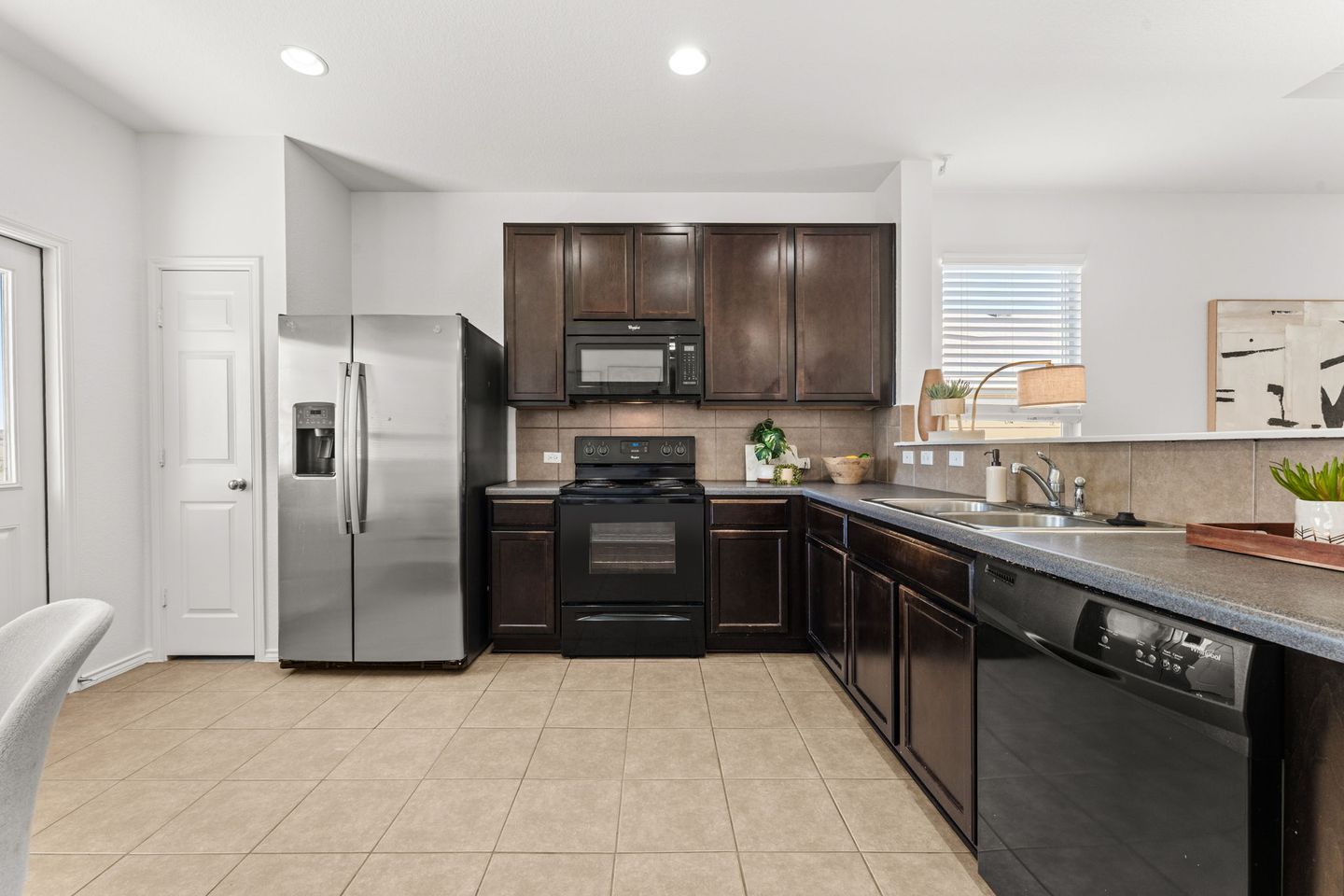 11-web-or-mls-9217-southwick-dr-5-1741818261.jpg