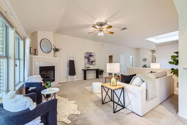 1108-red-ranch-cir---web-quality---010---07-living-room.jpg