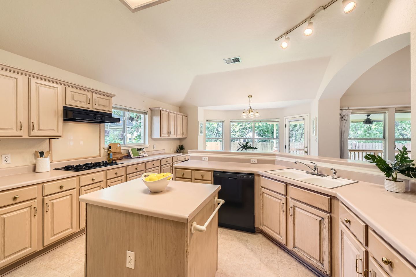 1108-red-ranch-cir---web-quality---012---10-kitchen.jpg