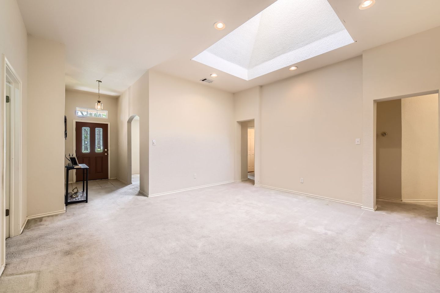 1108-red-ranch-cir---web-quality---018---16-family-room.jpg