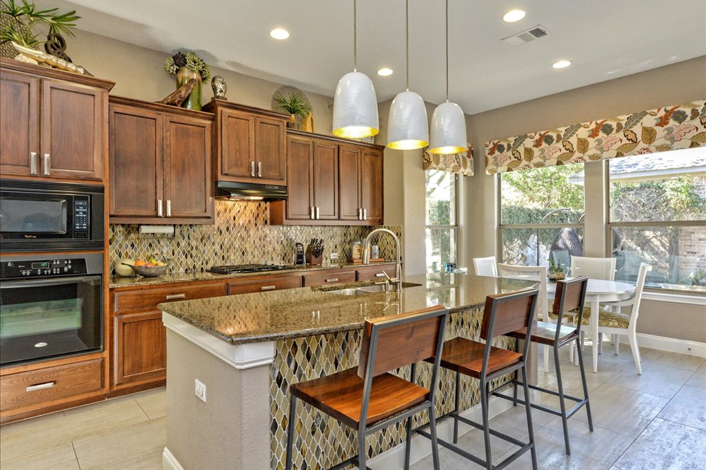 12-012_kitchen-2.jpg