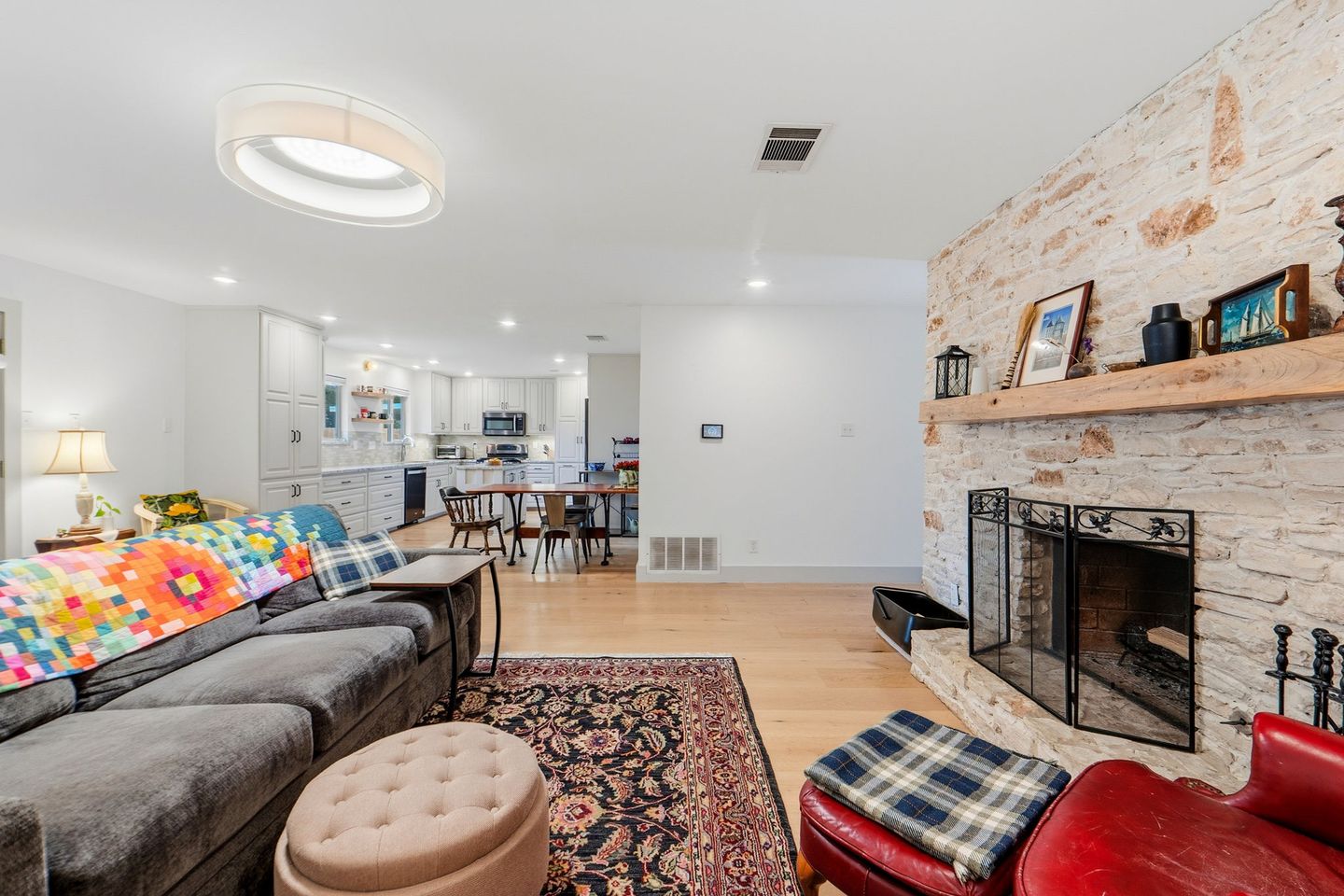 12-sqft-0817.jpg