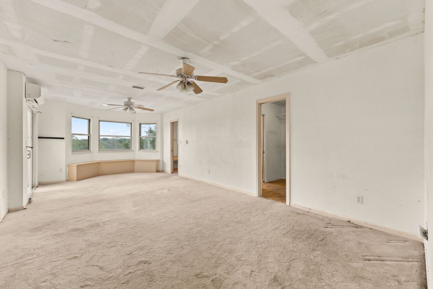 12-web-or-mls-103-westward-cove-15.jpg