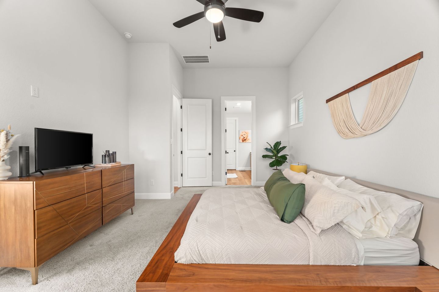 12-web-or-mls-1036-hazy-hills-loop-(21-of-35).jpg