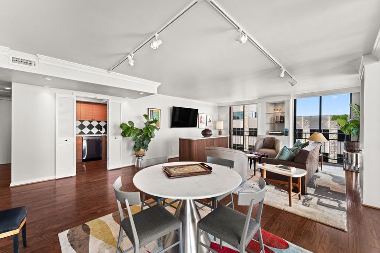 12-web-or-mls-1122-colorado-st-1202-2.jpg