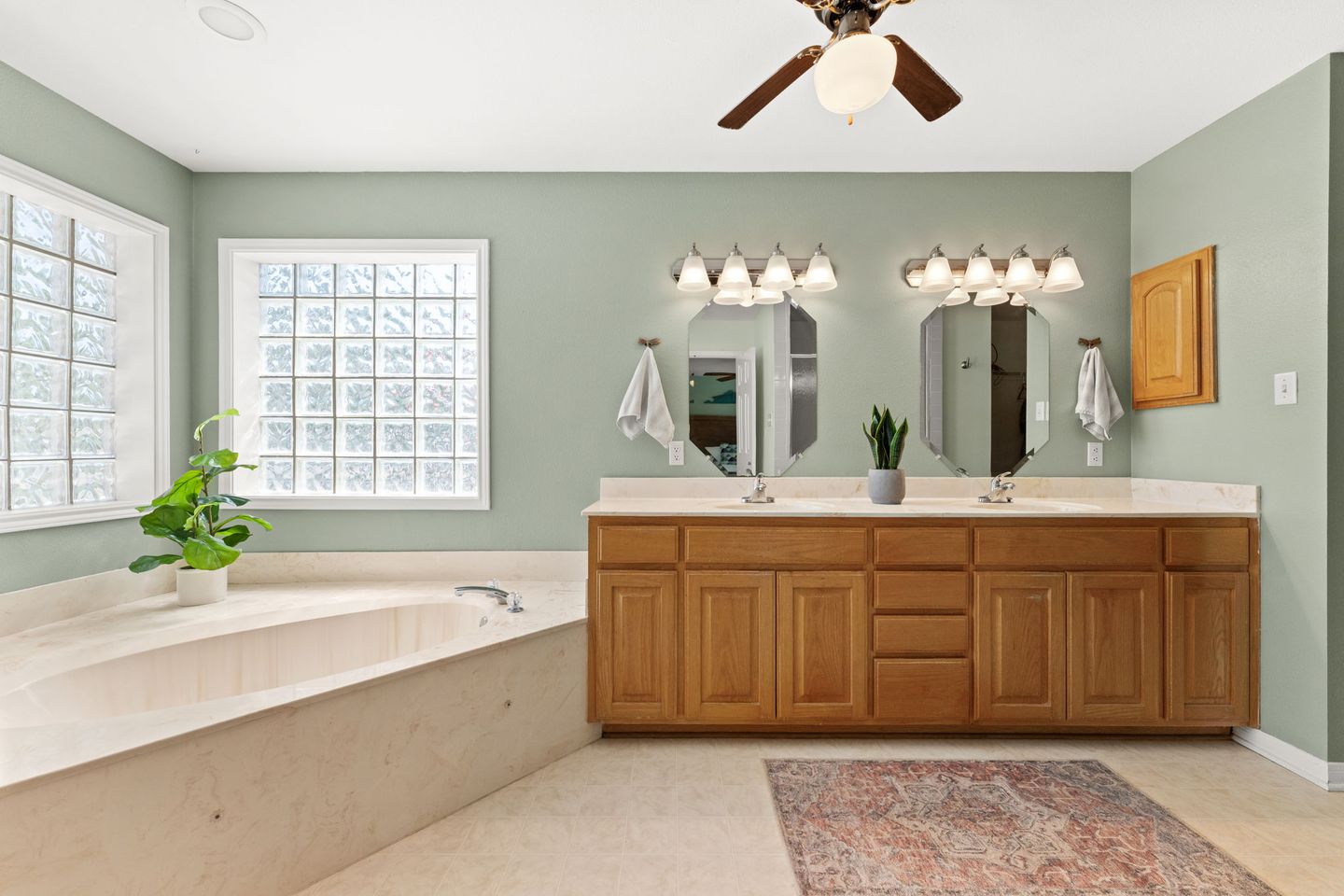 12-web-or-mls-11551-farm-to-market-32-13.jpg
