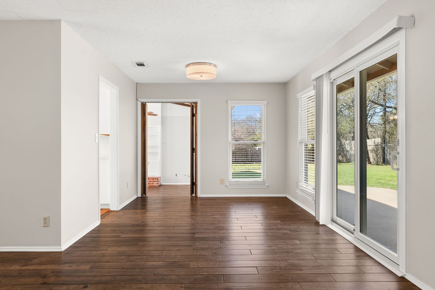12-web-or-mls-12100-cactus-bend-(26-of-35).jpg
