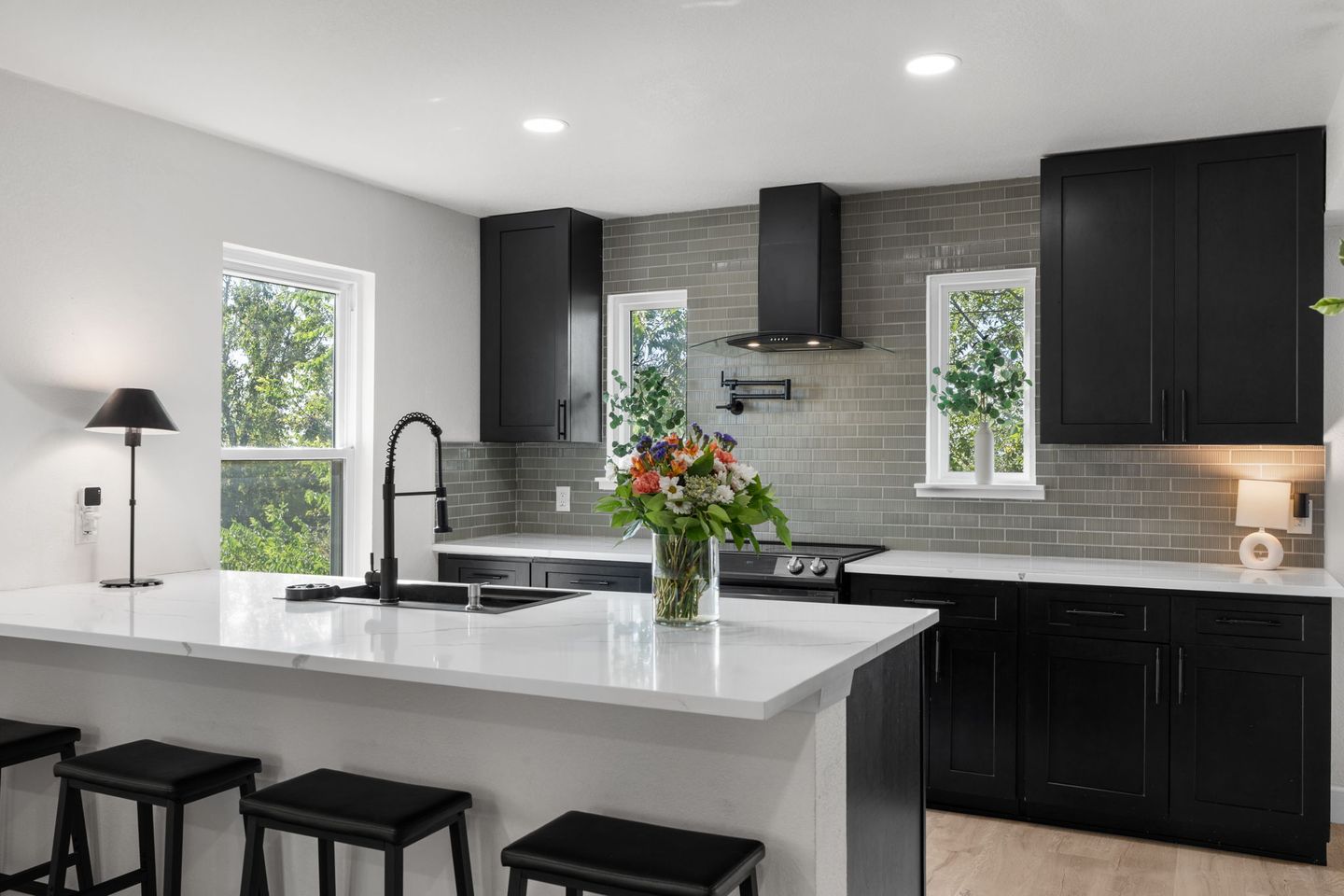 12-web-or-mls-12213-mustang-dr.jpg