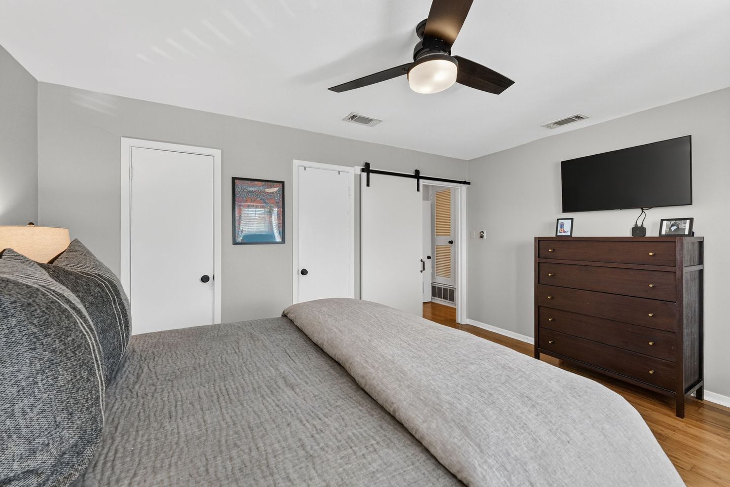 12-web-or-mls-1240-barton-hills-dr-206-(12-of-23).jpg