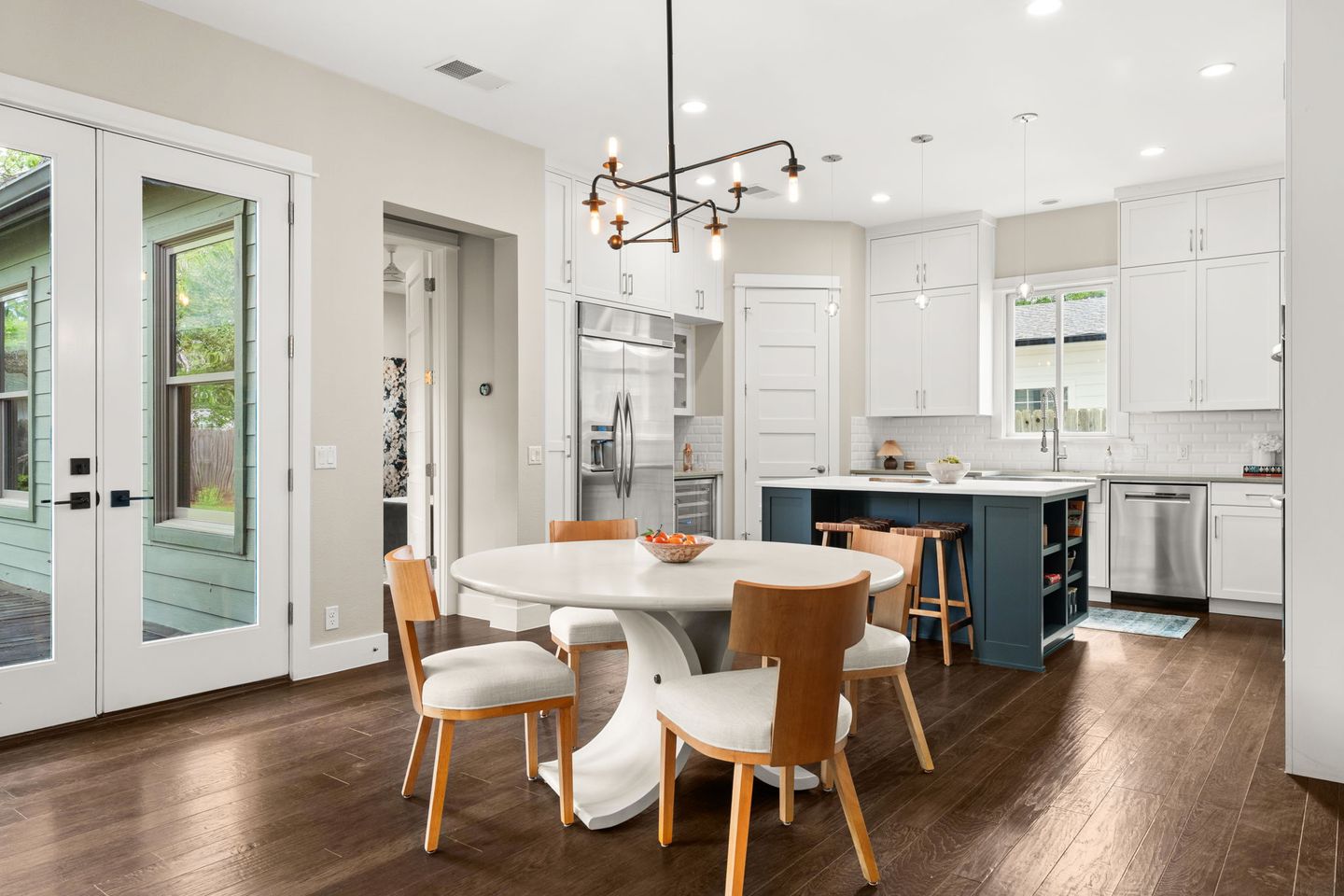 12-web-or-mls-1710-payne-ave-13.jpg