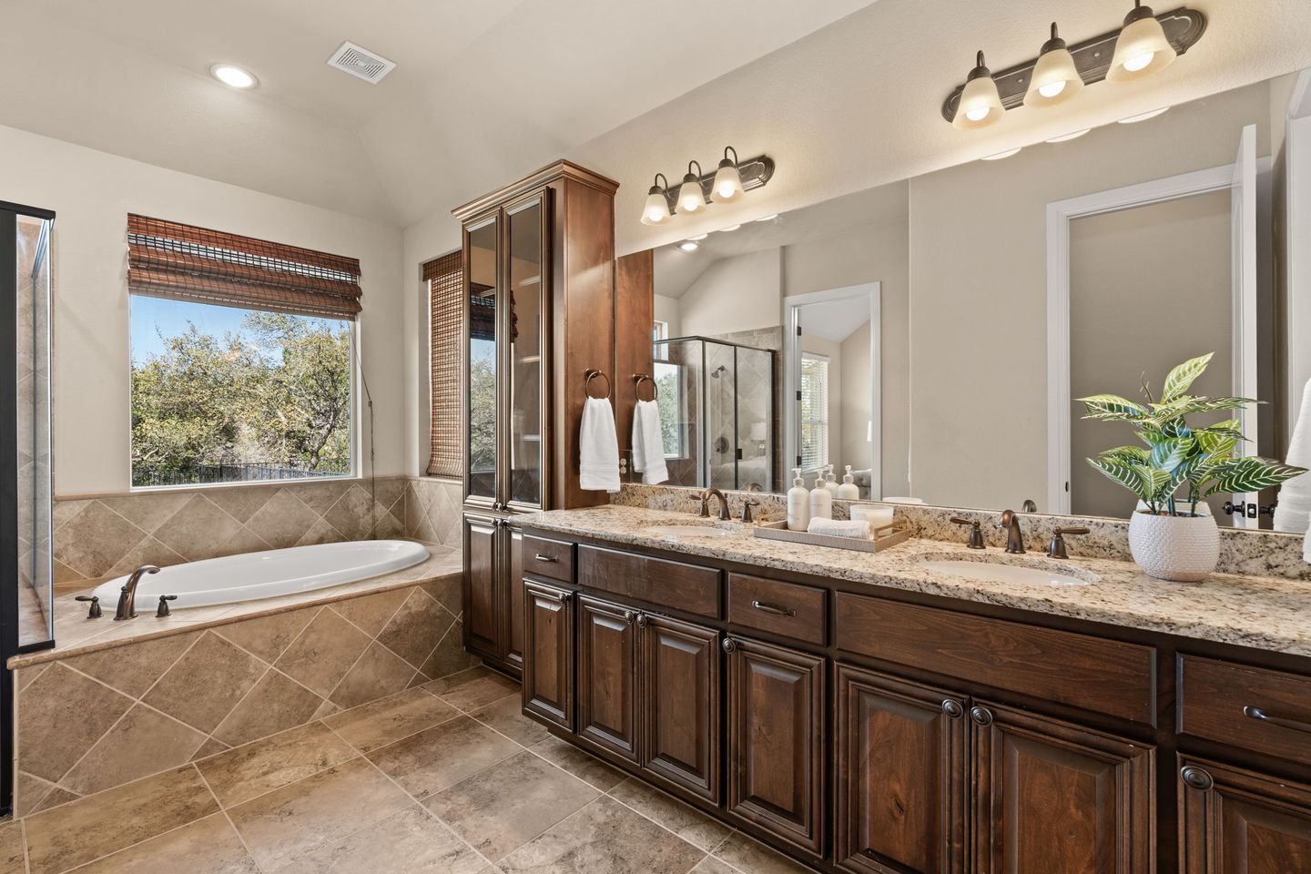 12-web-or-mls-17609-wildrye-dr-(19-of-46).jpg
