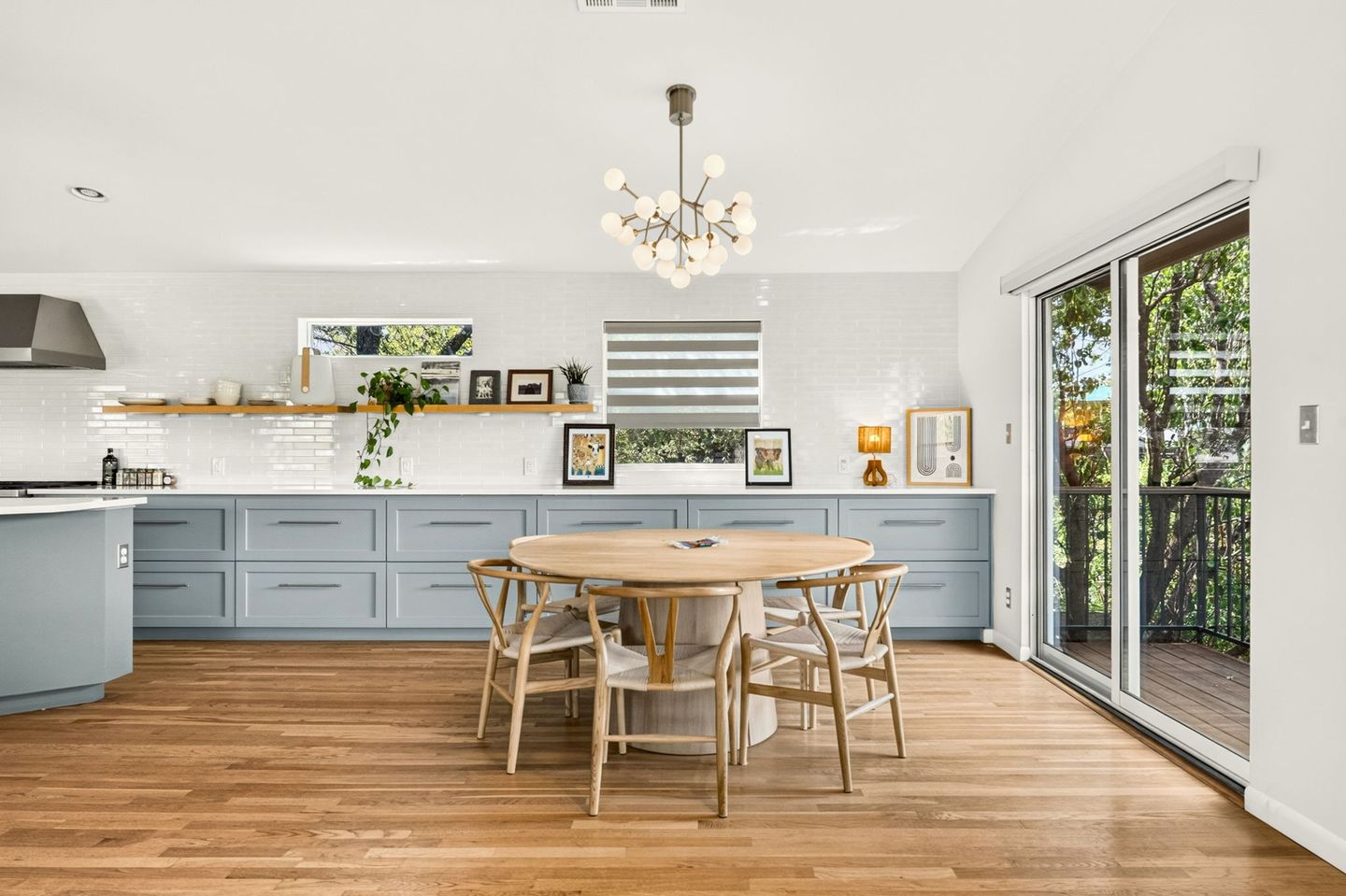 12-web-or-mls-1800-w-10th-st-(12-of-34).jpg