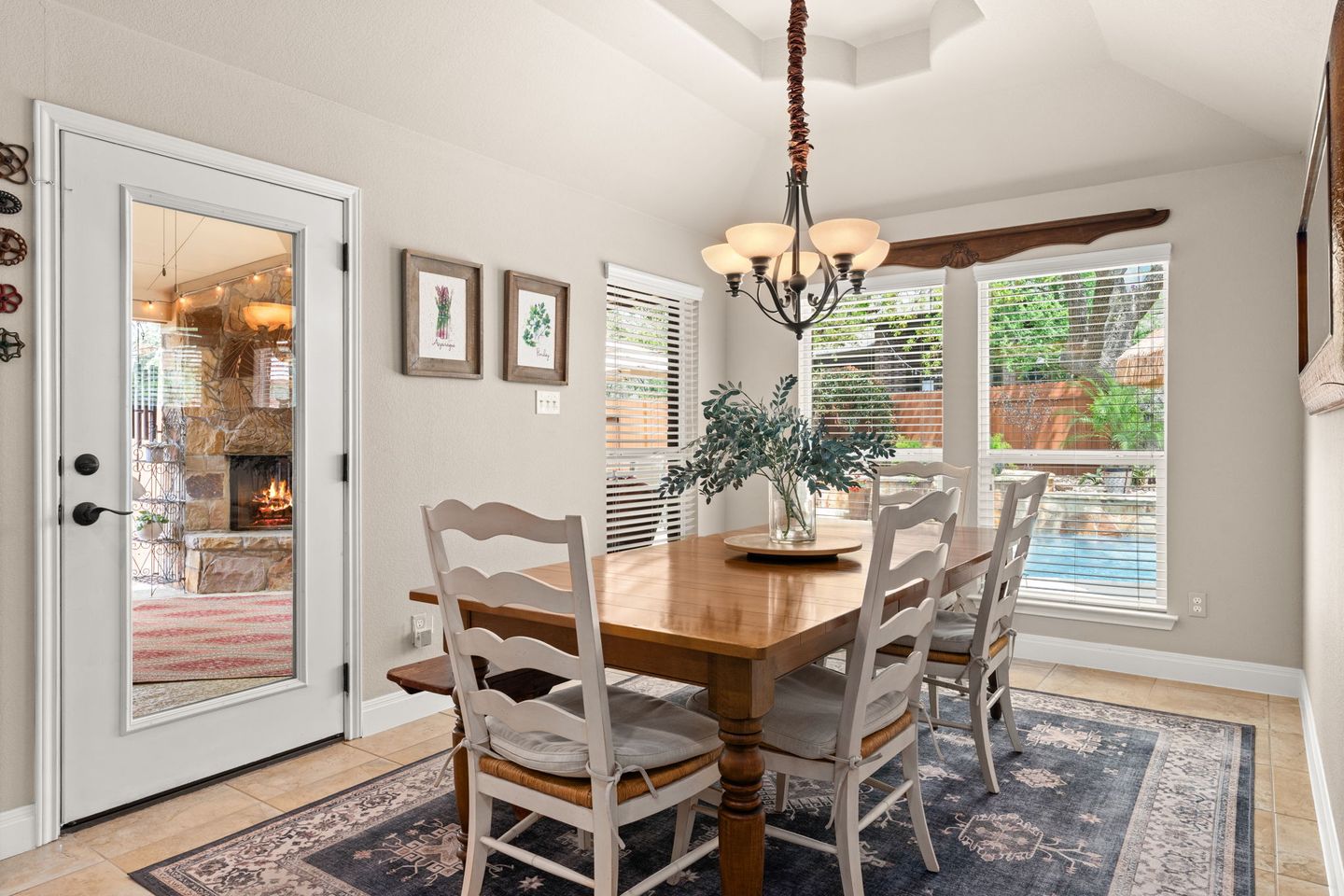 12-web-or-mls-215-choke-canyon-ln-21.jpg
