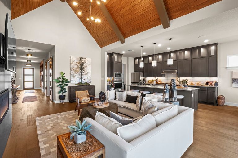 12-web-or-mls-217-northcrest-dr.jpg
