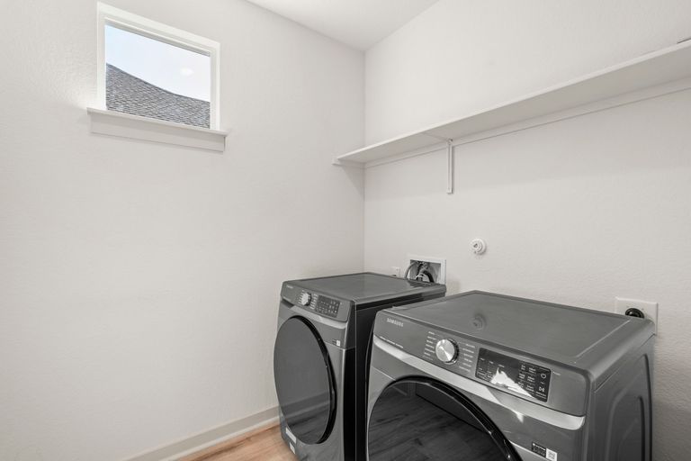 12-web-or-mls-221-indian-shoal-dr.jpg