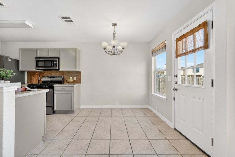 12-web-or-mls-2210-john-tee-dr-(11-of-30)-1771454068.jpg