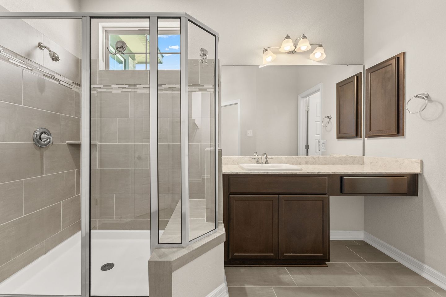 12-web-or-mls-2306-dillon-pond-ln-b-18.jpg