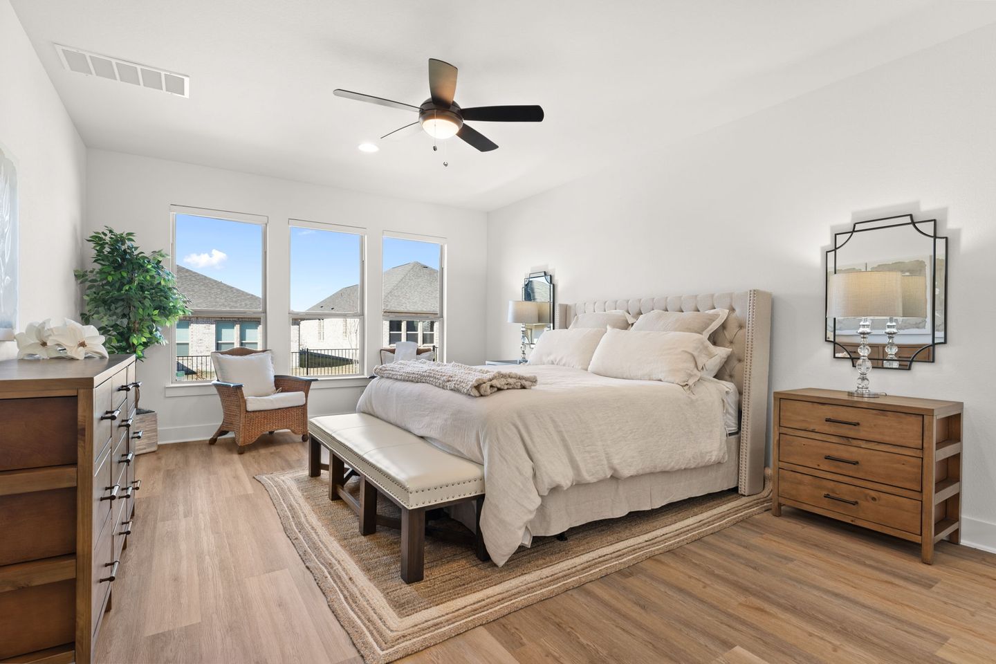 12-web-or-mls-3234-amore-way-(17-of-30).jpg