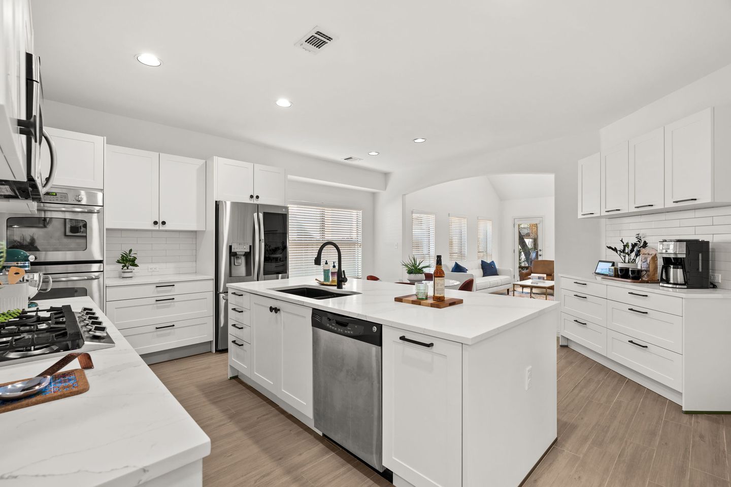 12-web-or-mls-3831-sapphire-loop-11.jpg