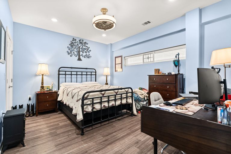 12-web-or-mls-4361-s-congress-ave-237-(6-of-31).jpg