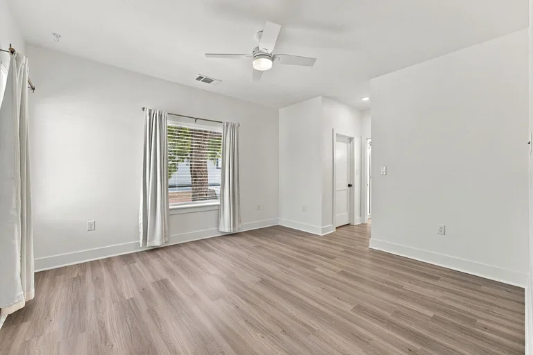 5817 Sutherlin Rd, photo 11