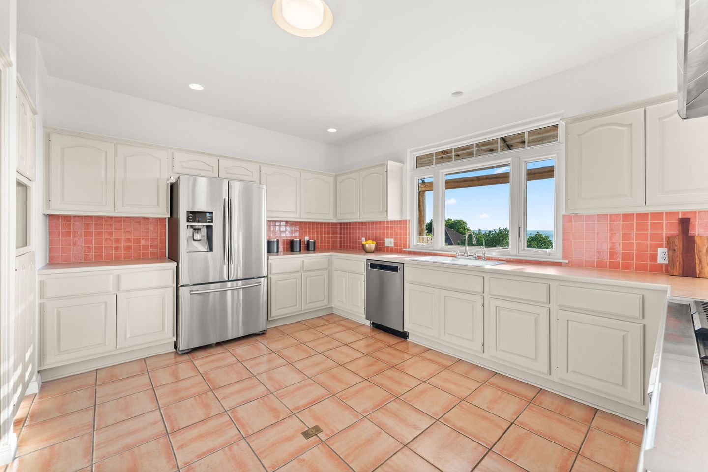12-web-or-mls-5913-northwest-pl-11.jpg
