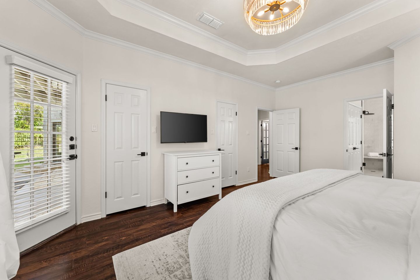 12-web-or-mls-6-dovedale-cove-16.jpg