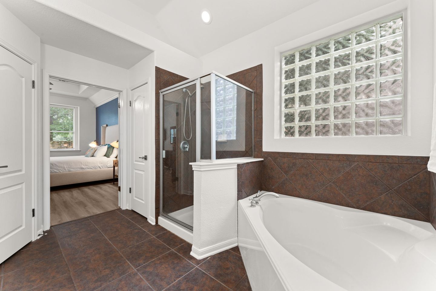 12-web-or-mls-6808-magenta-ln-(4-of-31).jpg