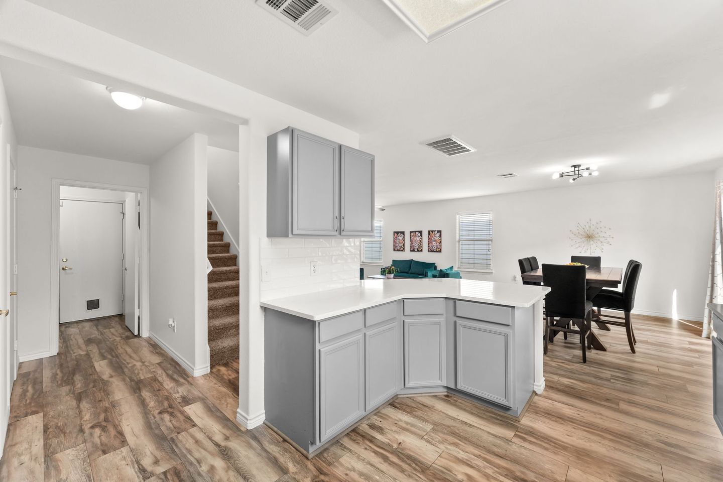 12-web-or-mls-6812-walkup-ln-17.jpg