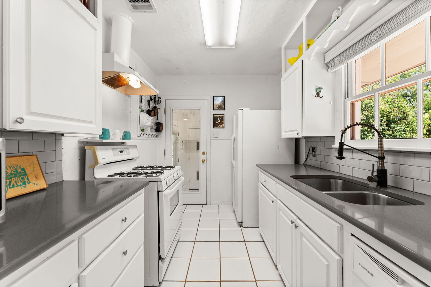 12-web-or-mls-7909-tisdale-dr-7.jpg