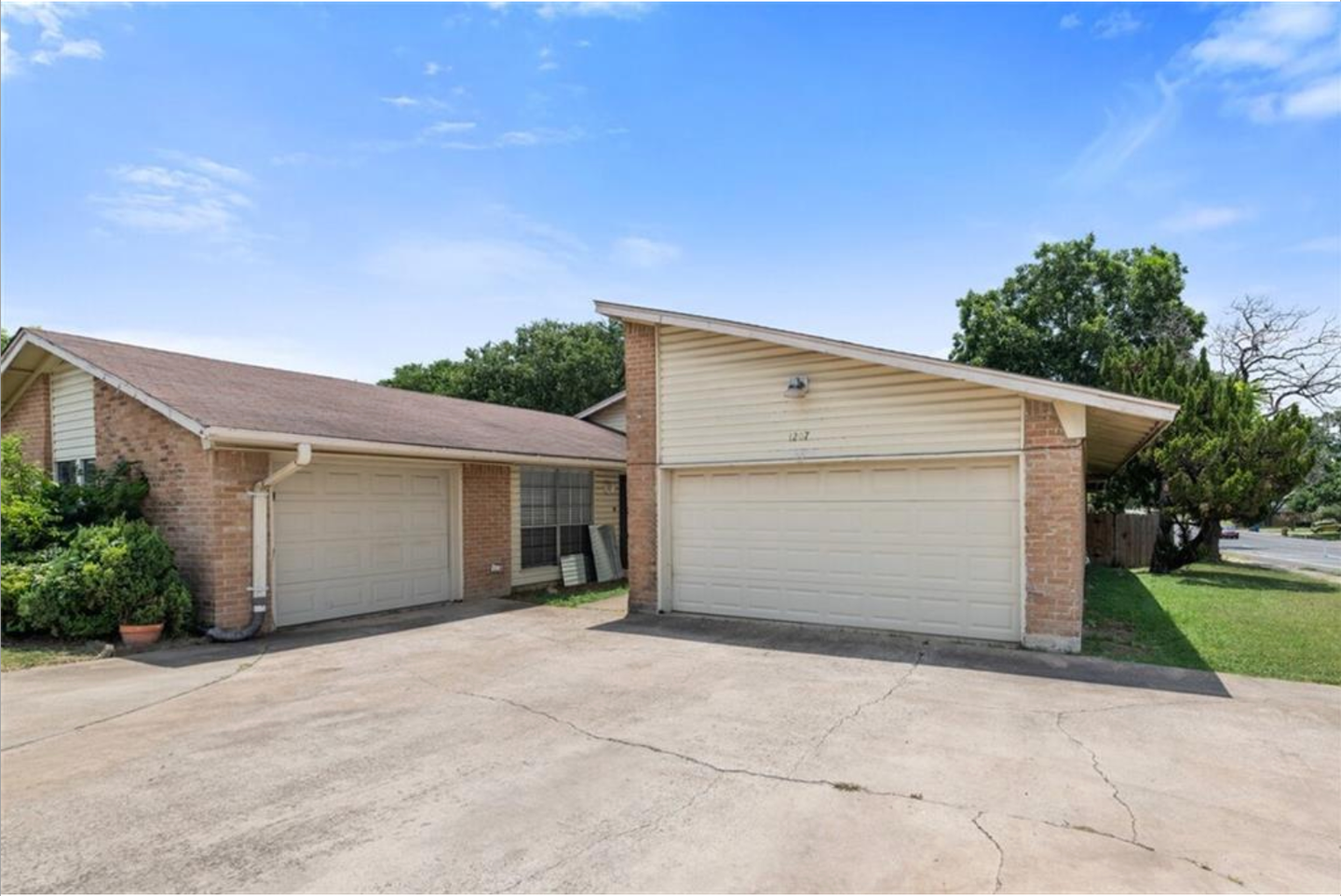 1207-w-rundberg-lane_00-1762977974.png