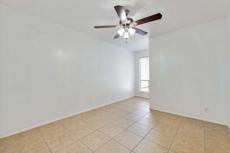 1207-w-rundberg-lane_15.jpg