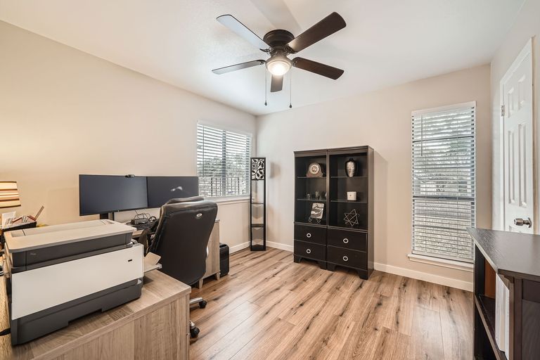 1209-knollpark-cir---web-quality---024---25-bedroom.jpg