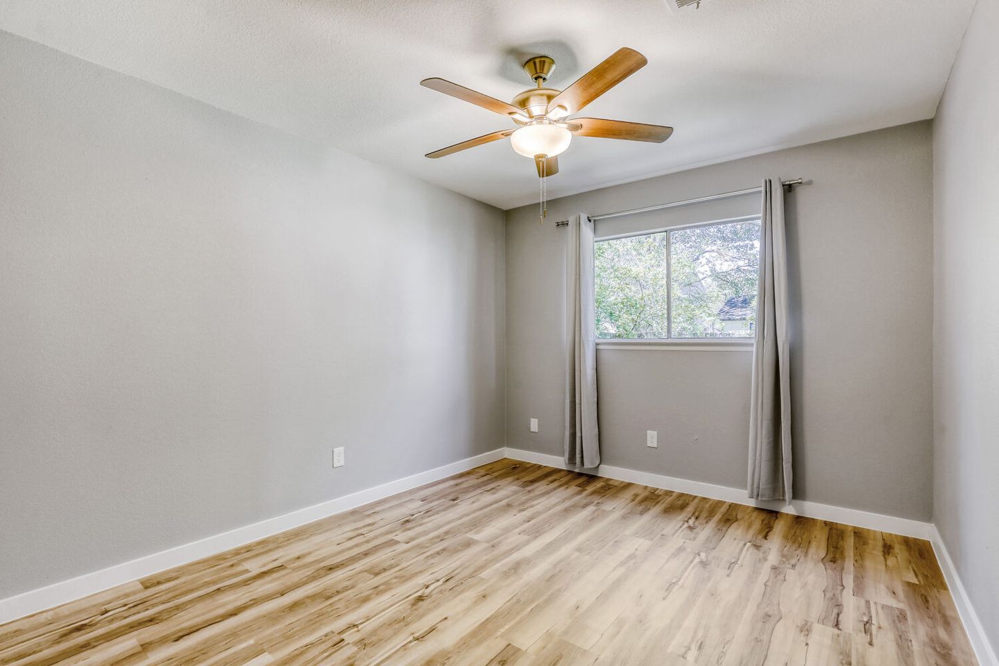 12306-double-tree-ln---web-quality---018---18-bedroom.jpg