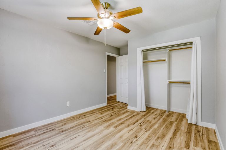 12306-double-tree-ln---web-quality---019---19-bedroom.jpg