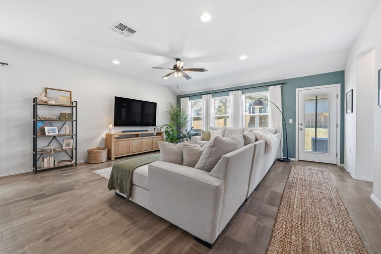 13-sqft-0111.jpg