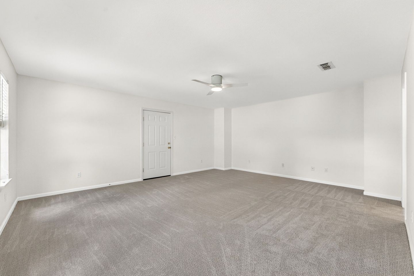 13-web-or-mls-1010-louise-st-(15-of-46).jpg
